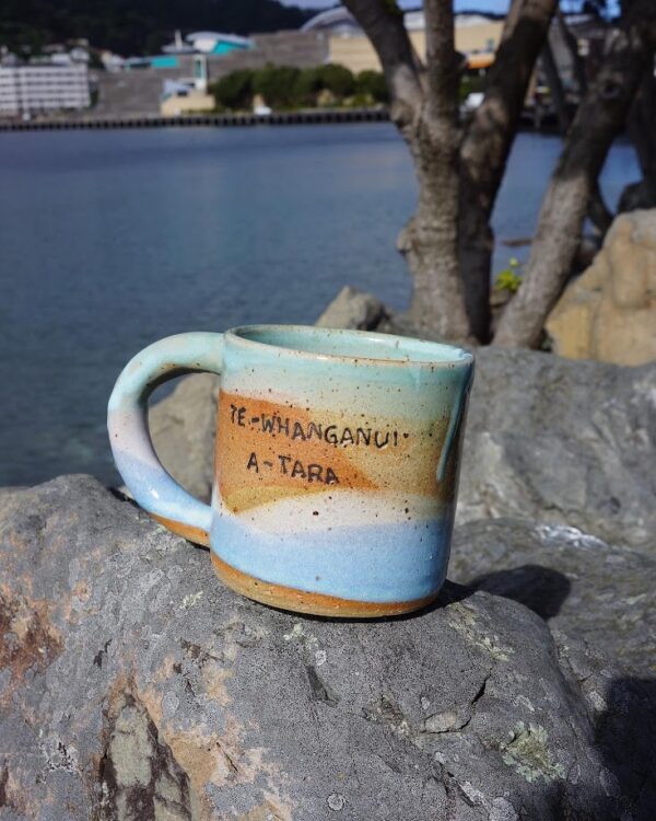 TE-WHANGANUI-A-TARA mug